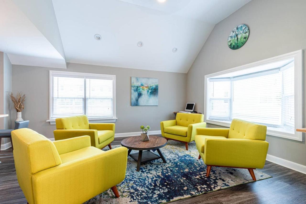 Carytown Living With *Pool And Gym* Apartment Richmond Bagian luar foto