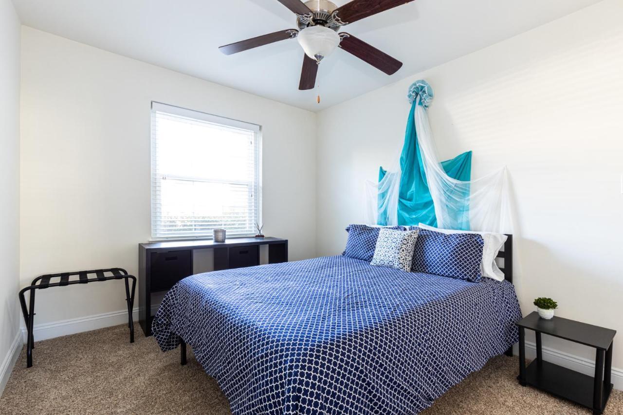 Carytown Living With *Pool And Gym* Apartment Richmond Bagian luar foto