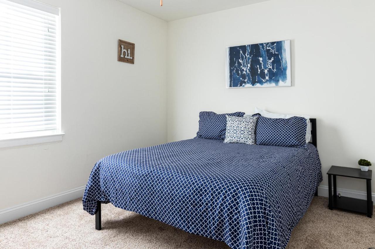 Carytown Living With *Pool And Gym* Apartment Richmond Bagian luar foto