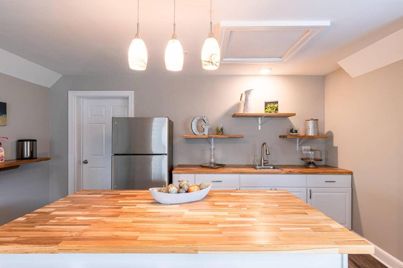 Carytown Living With *Pool And Gym* Apartment Richmond Bagian luar foto